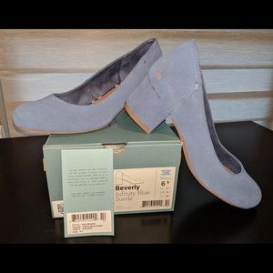 TOMS blue suede pumps. NEVER WORN.
